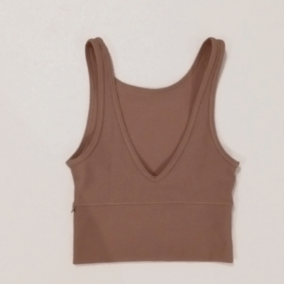 Lululemon Ribbed Tank - Picture 2 of 8